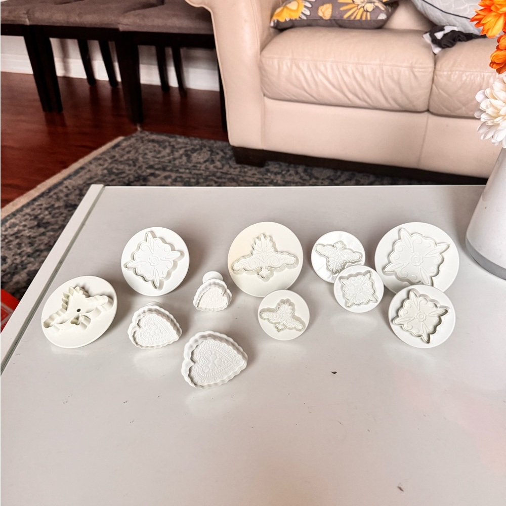 White Floral Cookie Cutters Set